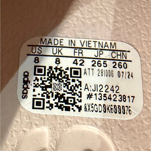 Adidas Unisex Beige Clogs Mens Size 8, Women’s Size 9 NWT - Picture 7 of 7